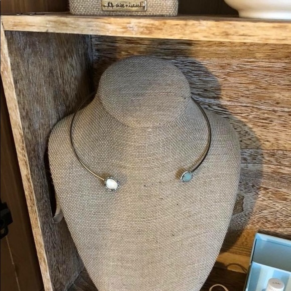 Chloe + Isabel Jewelry - Chloe + Isabel Bianca Open Collar Necklace